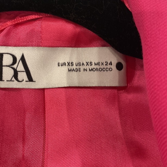 💕💖 HOT ITEM!!! ZARA Hot Pink Blazer with Feather Sleeve!! - Picture 7 of 7